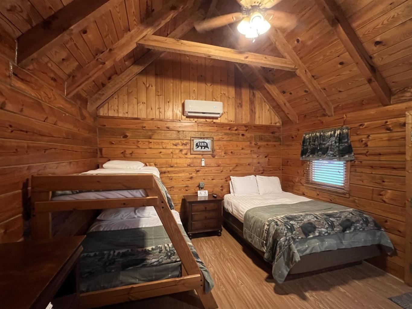 Chalet Cozy With Breathtaking Views Near Dollywood Pigeon Forge