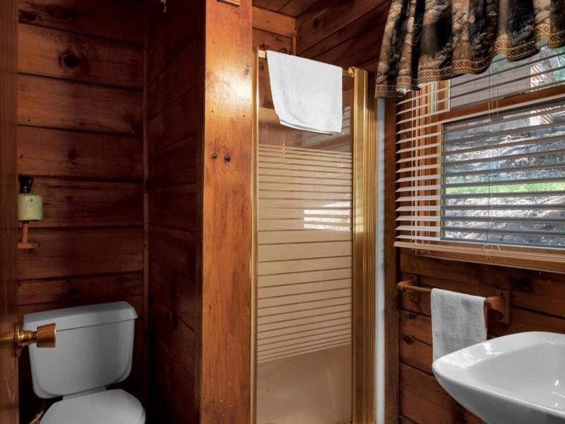 Cozy With Breathtaking Views Near Dollywood Pigeon Forge