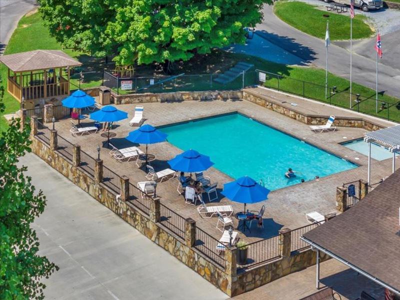 Cozy With Breathtaking Views Near Dollywood *